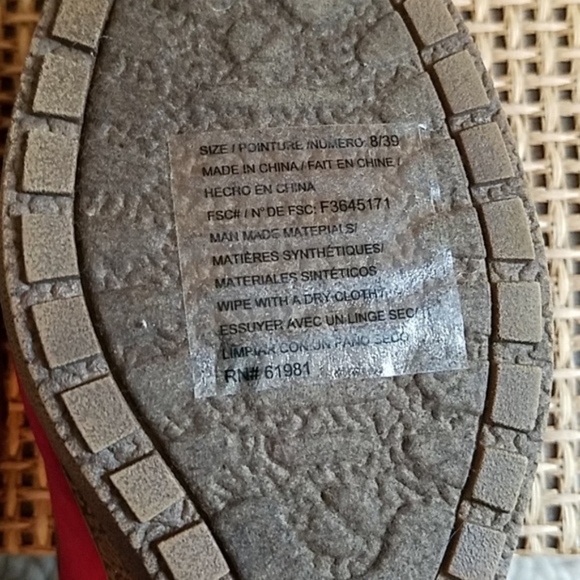 NWOT Burgundy Wedge Loafer - Picture 8 of 8